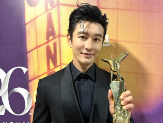 huang xiaoming